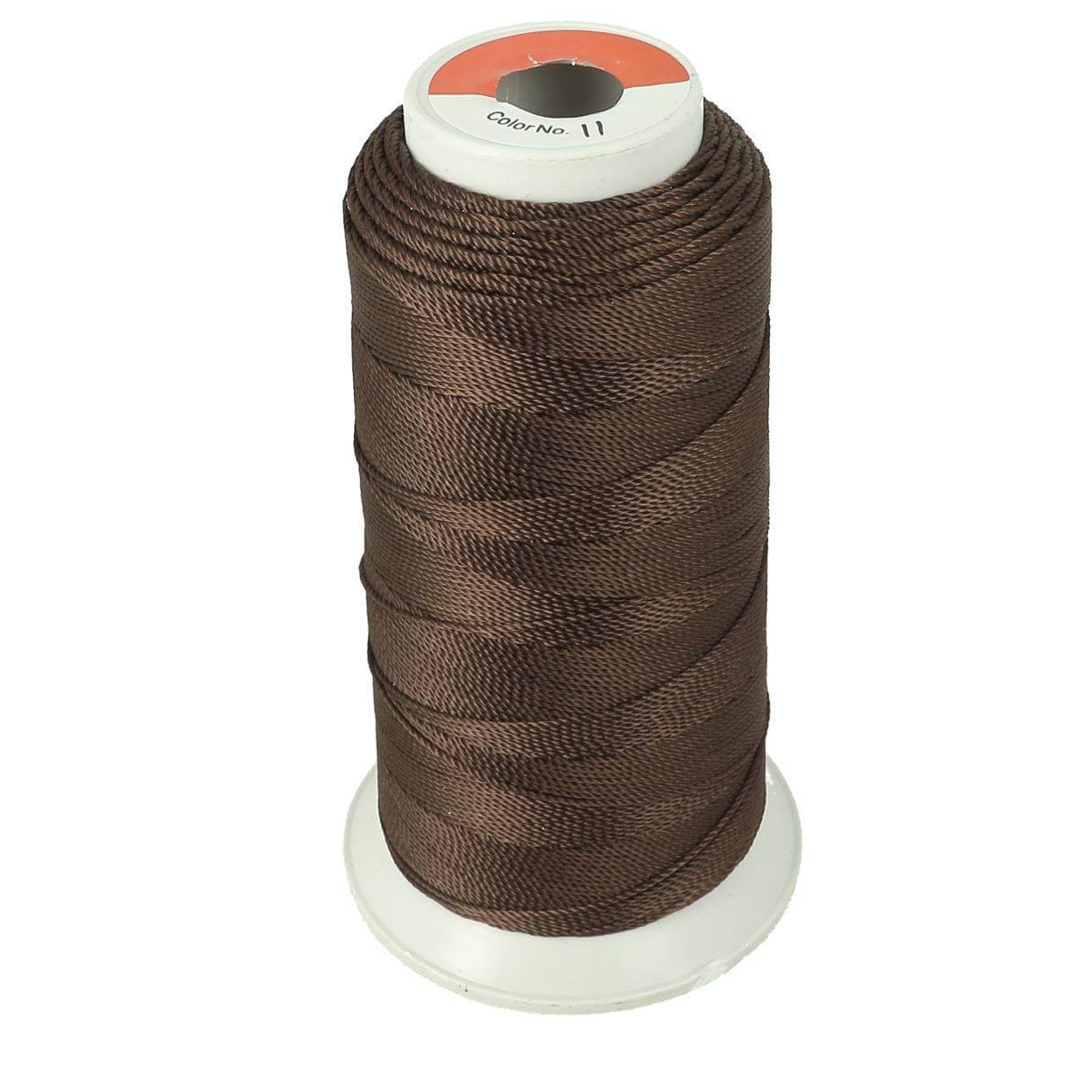 Bobine de fil polyester retors N° 8 de 200 mètres, mercerie, marque Autres, enroulée sur un support.