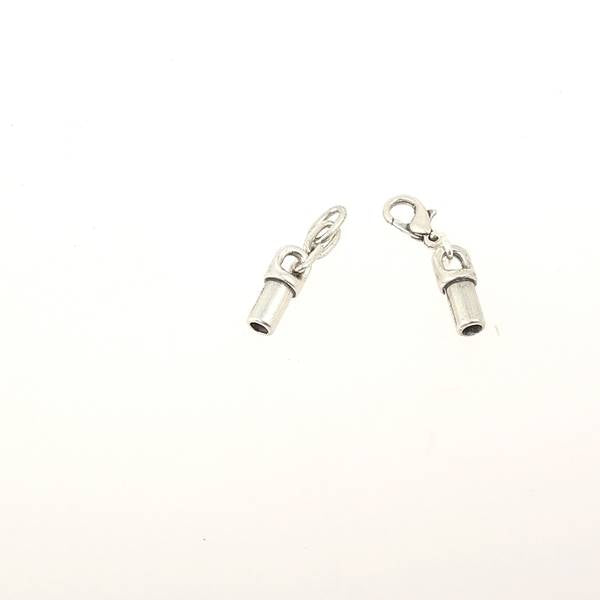 Fermoir bijou en argent vieilli, mini mousqueton pour lacet rond 3 mm, création de bijoux élégante et pratique.