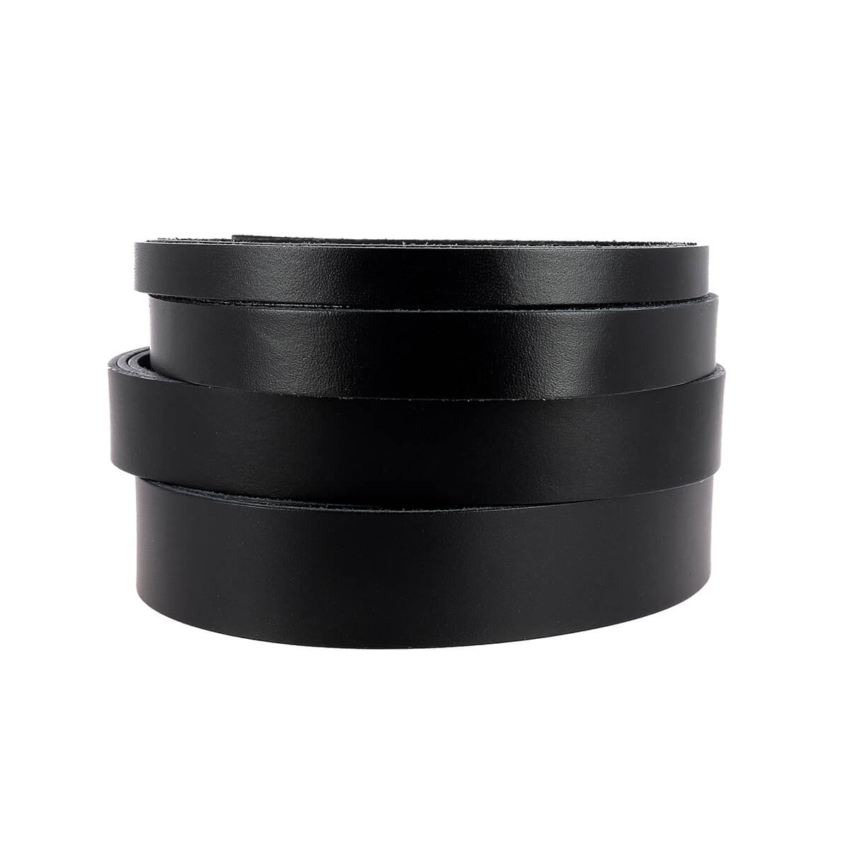 Lanière en cuir de collet tannage végétal noir, épaisseur 1,9 mm, fabriquée par Deco Cuir, visible en gros plan.