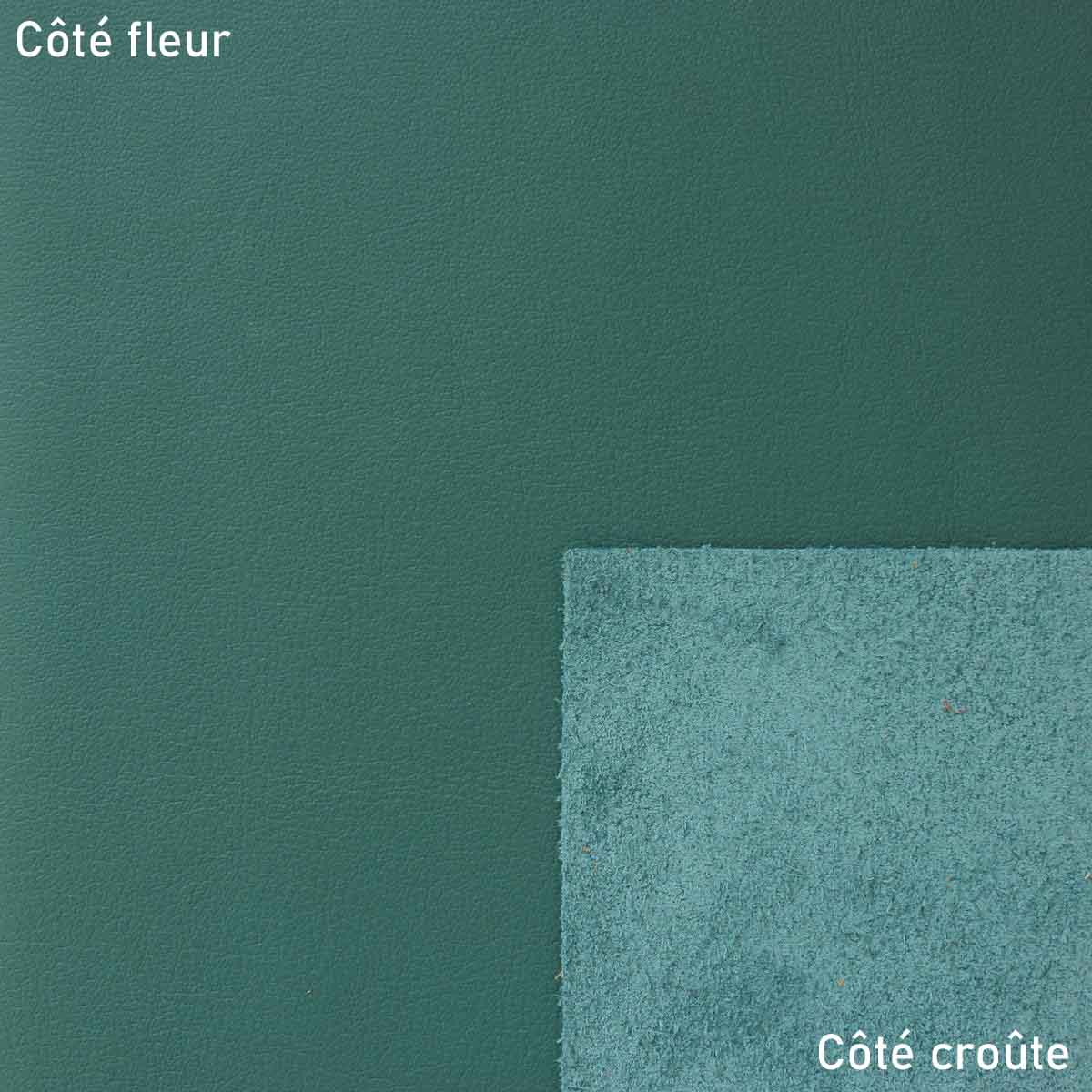 Morceau de peau de cuir de vachette SWEET 2 en vert, texture souple et naturelle, fabriqué par une marque indépendante.