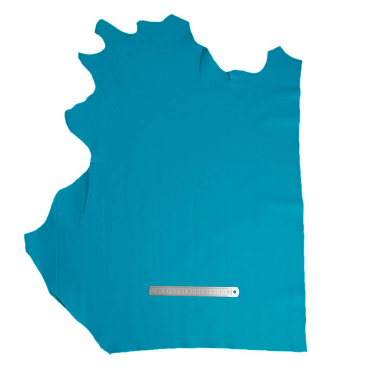 Peau de cuir de vachette SWEET 2 en bleu turquoise, texture souple et élégante, pour projets de maroquinerie ou décoration.