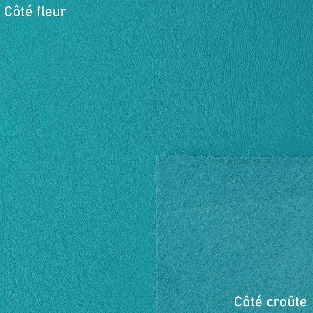 Morceau de peau de cuir de vachette SWEET 2 en bleu turquoise, texture lisse et souple, pour projets de maroquinerie ou décoration.