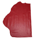 Peau de cuir de veau rouge Satinlys, texture lisse et élégante, vue en gros plan pour utilisation en maroquinerie ou couture.