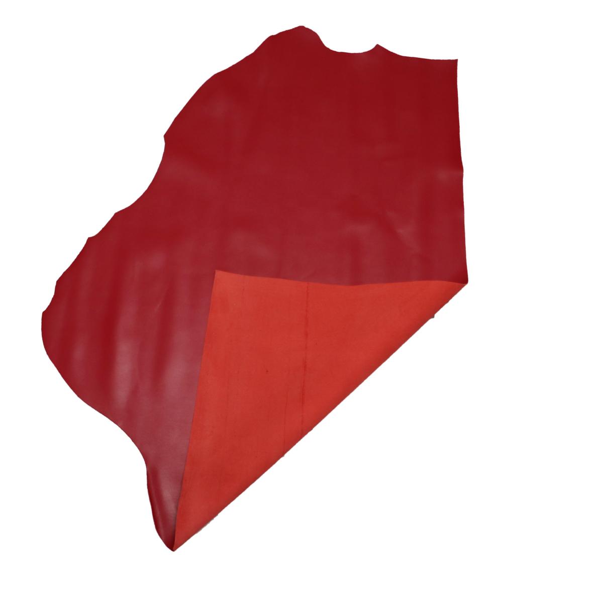 Peau de cuir de veau Satinlys rouge, texture satinée, vue rapprochée montrant la finesse du cuir naturel.