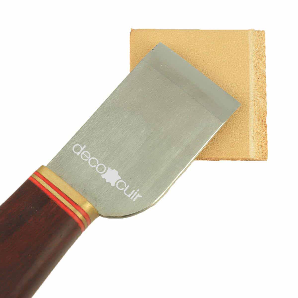 Couteau à parer droit de style japonais Deco Cuir, outil de cuisine avec lame fine pour trancher avec précision.