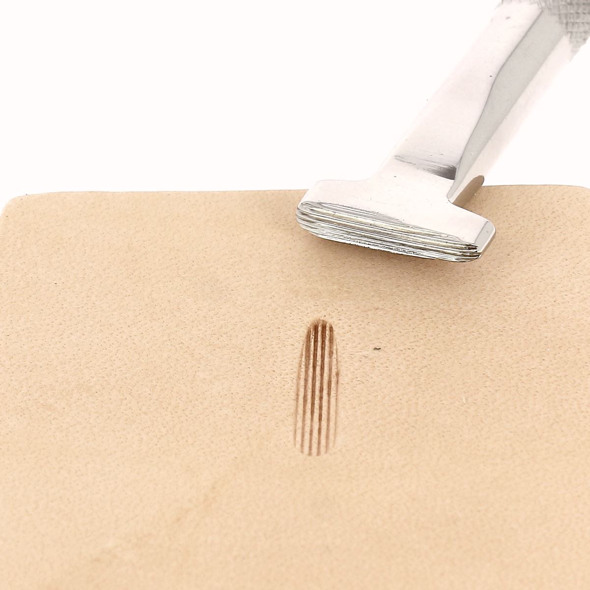 Matoir Thumbprint Vertical Medium de Barry King Tools, outil en acier avec poignée pour façonnage précis.