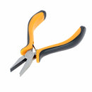 Mini-pince lisse à bec plat et droit de 12,5cm de Tan Company, outil avec manche bi-matière pour manipulation précise.
