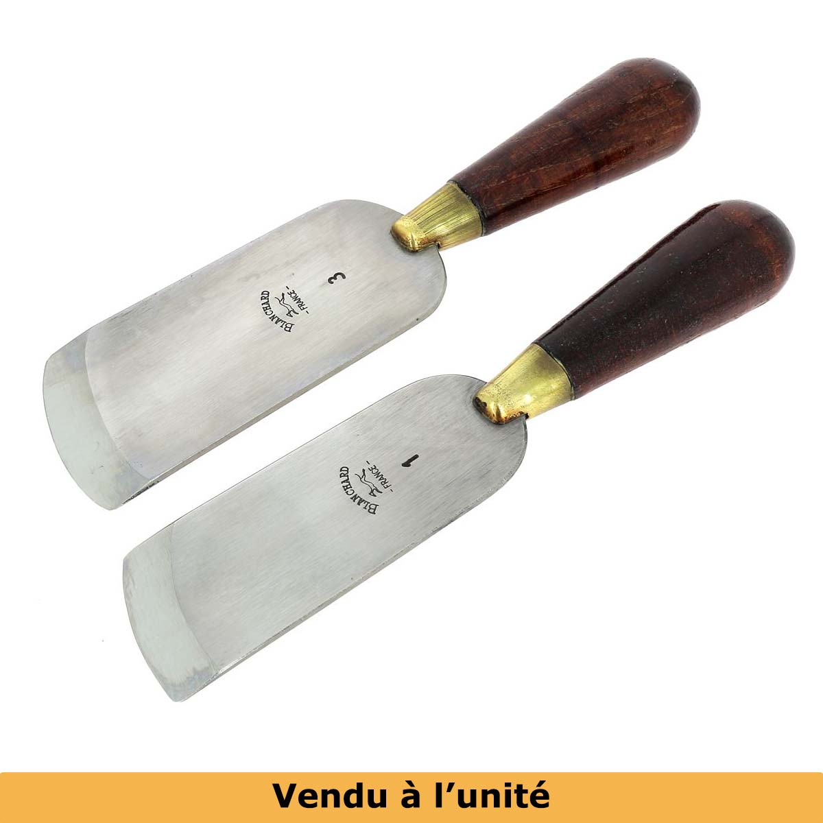 Couteau à parer oblique pour droitier de la marque Vergez Blanchard, outil de cuisine avec lame inclinée.