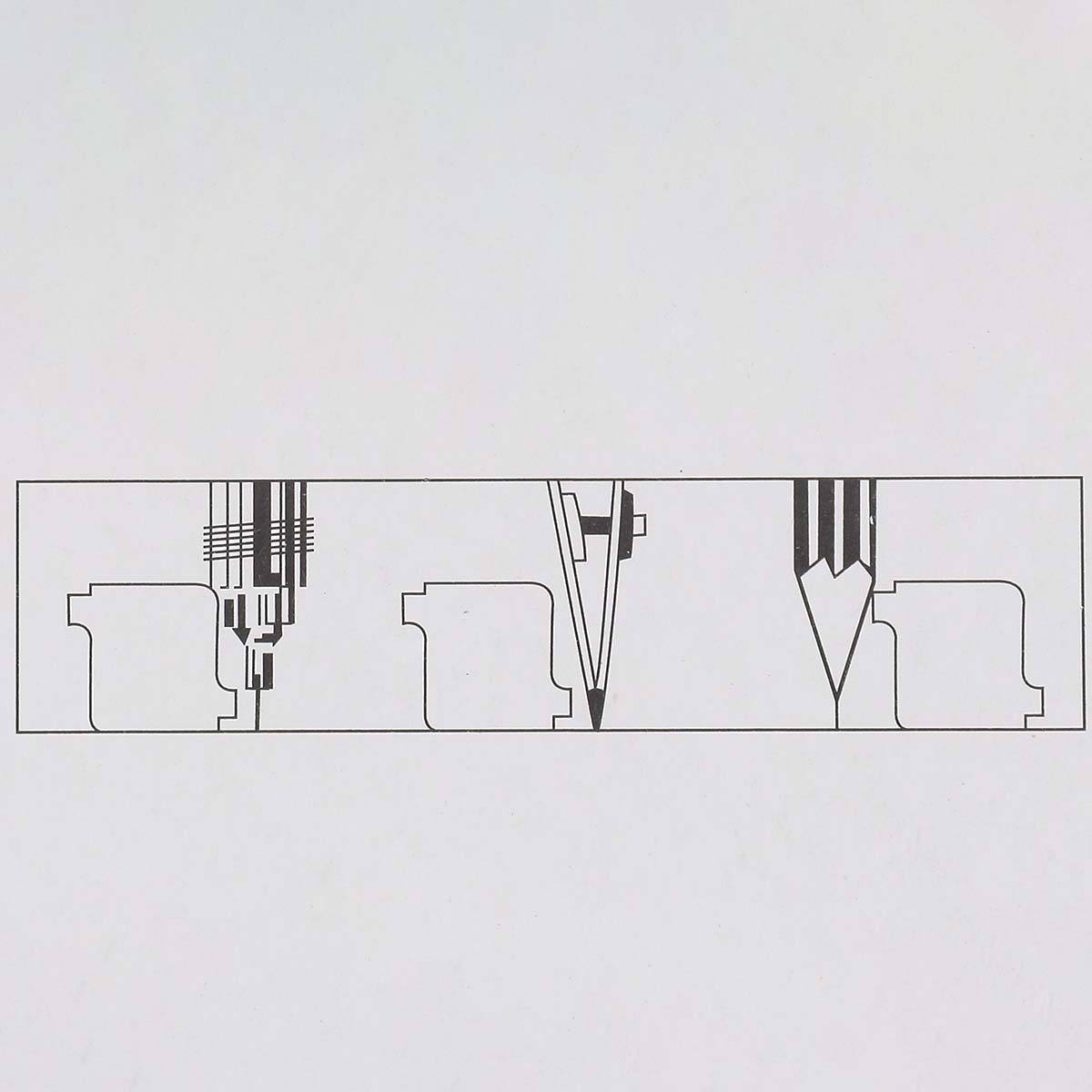 Règle souple incurvée en outils, flexible et maniable pour tracé précis, image montrant la règle pliable en position courbée.