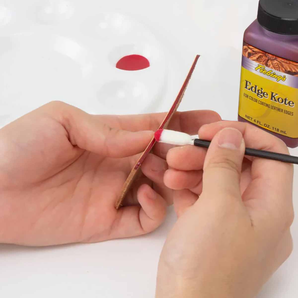 Lot de 6 pinceaux applicateurs de teinture pour cuir Ivan, pour une application précise des teintures et peintures pour cuir.