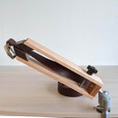 Valet de couture en bois Deco Cuir, grand modèle à fixer sur un établi, outil pratique pour couture et travaux manuels.