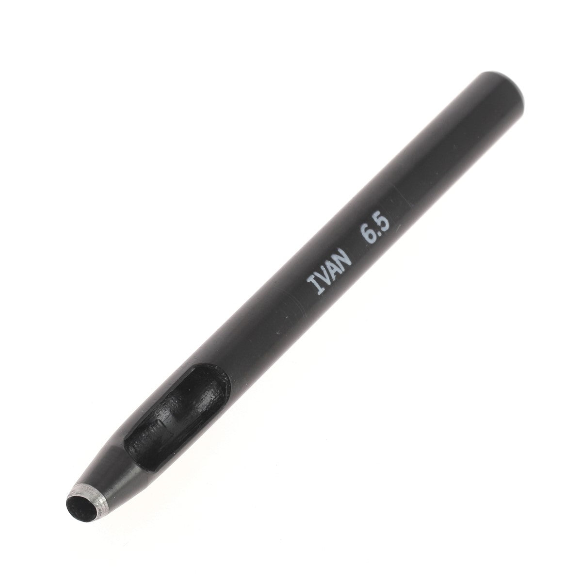 Emporte-pièce ovale Ivan de 6,5 cm, outil en acier pour découper ou frapper, avec manche ergonomique.