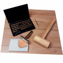 Outils Tandy Leather pour pack de 142 caractères, porte-caractères et manche, utilisé pour la gravure et la personnalisation du cuir.