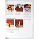 Livre Tandy Leather "Sewing Leather Accessories" montrant des accessoires en cuir à coudre et illustré avec des images de projets.