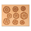 Calque réutilisable pour transfert de motifs fleurs sur cuir, outil Tandy Leather, visible avec motifs floraux détaillés.