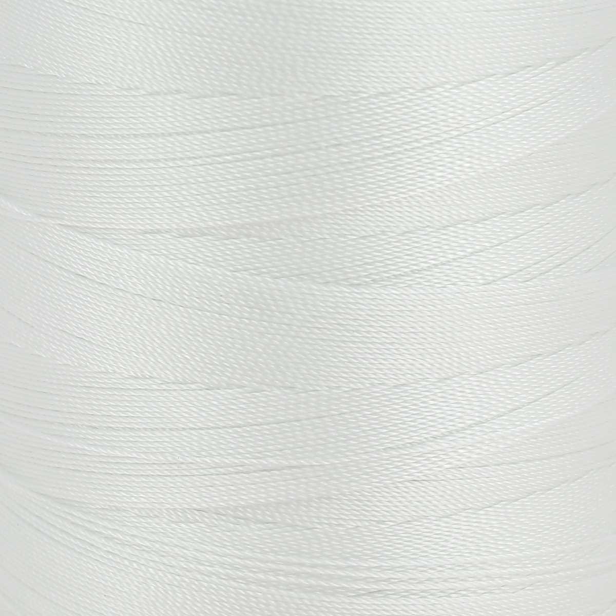 Bobine de fil polyester GRAL N°40 Coats, 1000m, blanc, mercerie, vue de près sur la bobine.