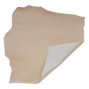 Peau de cuir de vachette tannage végétal naturel, texture authentique, provenant de la marque VVN, pour travaux de maroquinerie.
