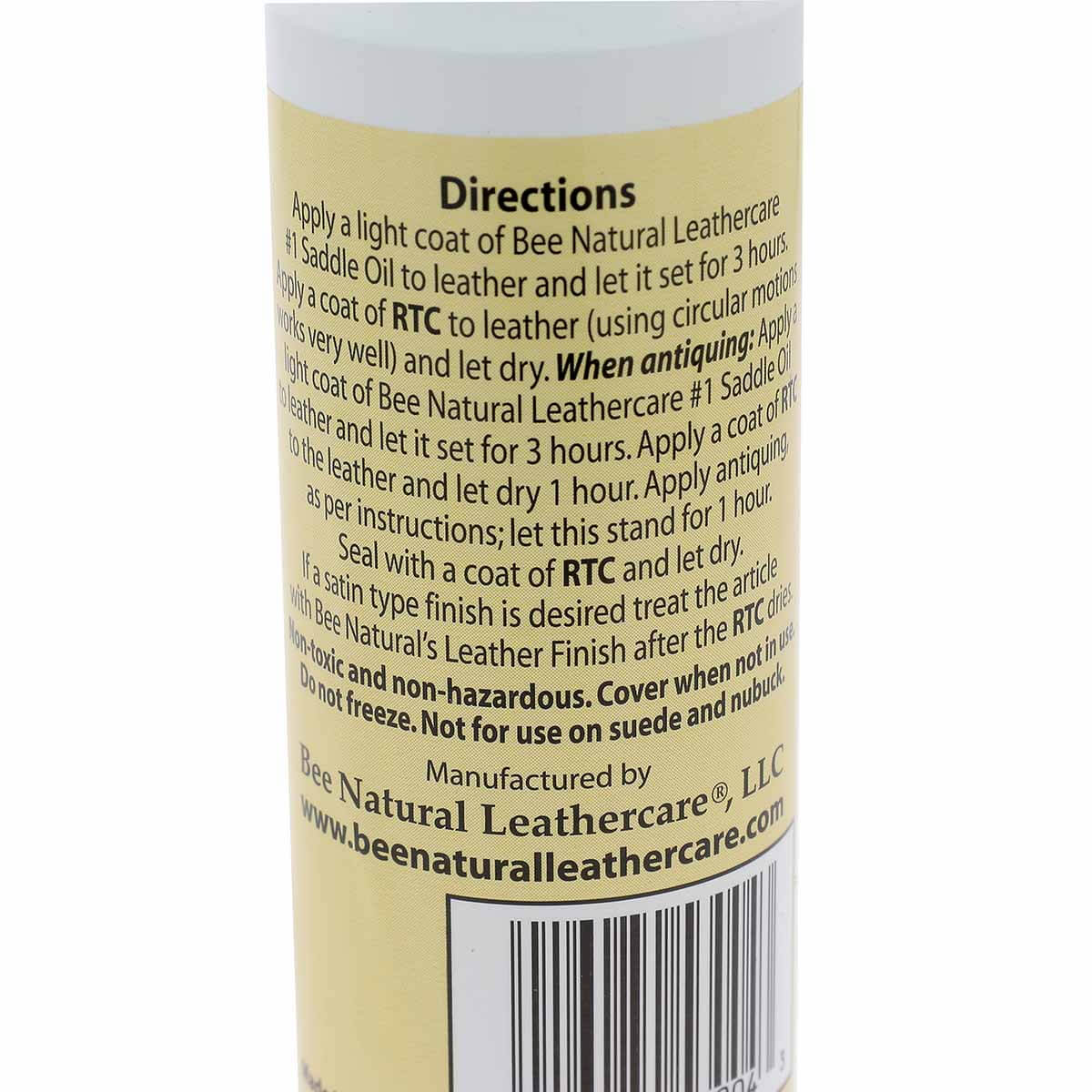 Bouche pores en cuir de Bee Natural Leather Care, teintures et peintures pour cuir, application visible sur la surface du cuir.