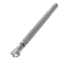 Matoir sur manche Oka avec motif Basketweave fagot biais, outil de couture ou de tapisserie, en bois et métal.