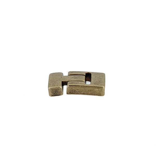 Fermoir bijou ISA aimanté en laçet plat, création de bijoux, fermé et visible avec son mécanisme magnétique.