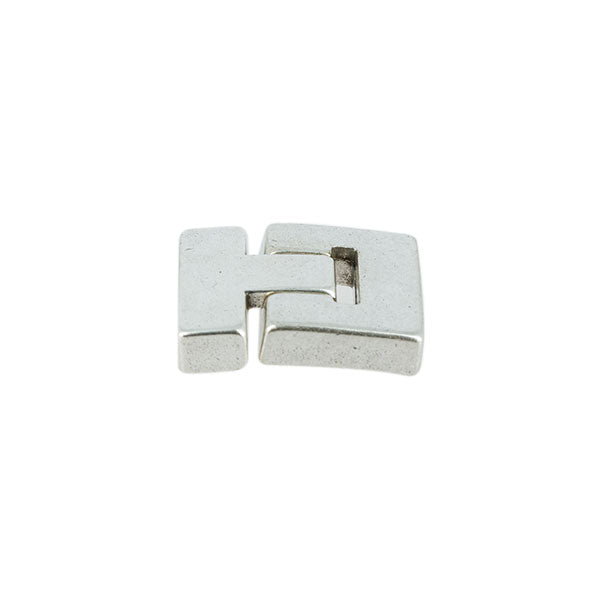 Fermoir bijou ISA aimanté pour lacet plat, création de bijoux, finition élégante en métal, visible en image.
