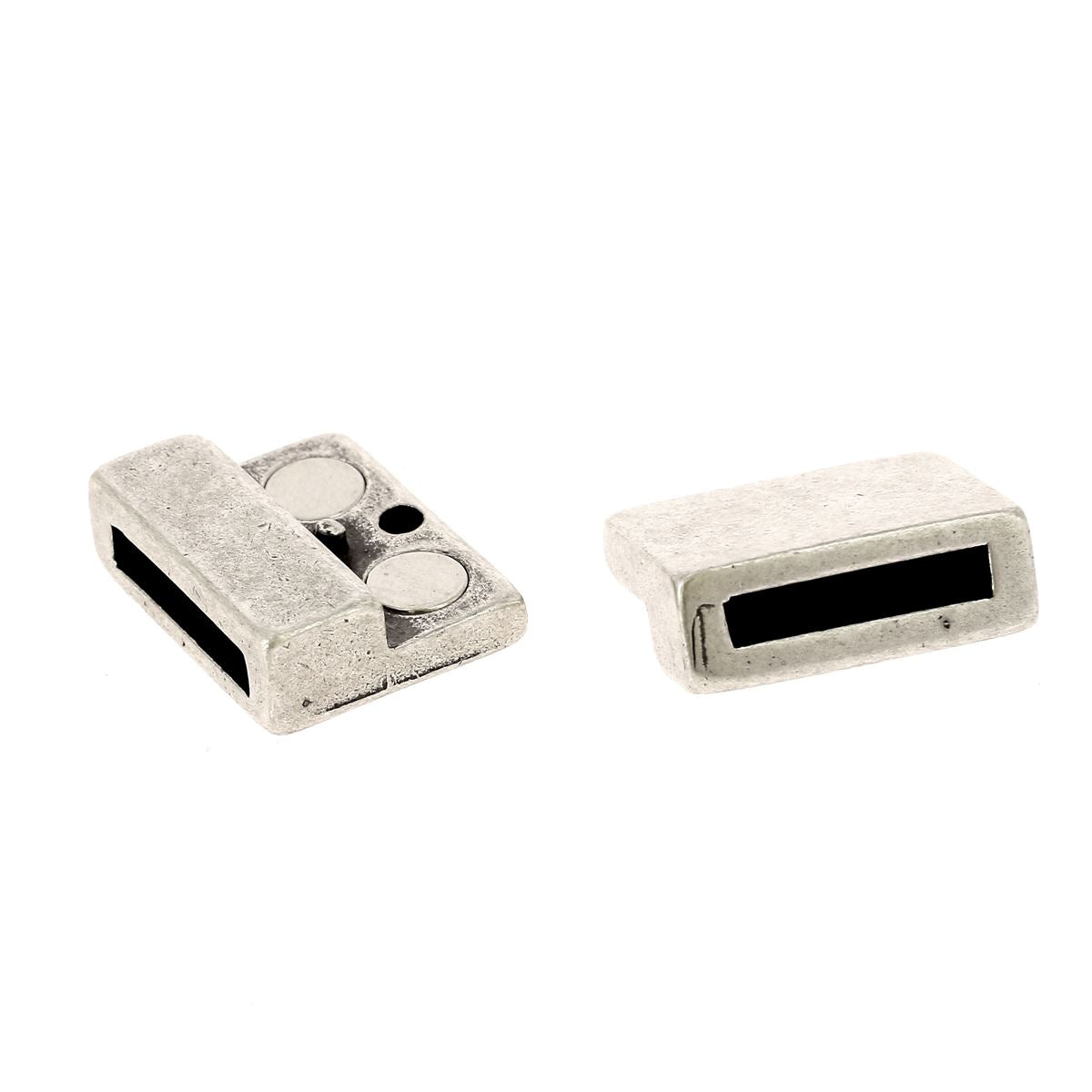 Fermoir bijou en rectangles aimantés avec lacet plat, création de bijoux élégante, conçu par Autres pour accessoires tendance.
