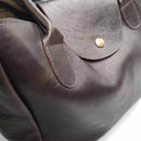 Peau entière de cuir de basane vintage de couleur chocolat, fabriquée en France, pour la fabrication de cuir et accessoires.