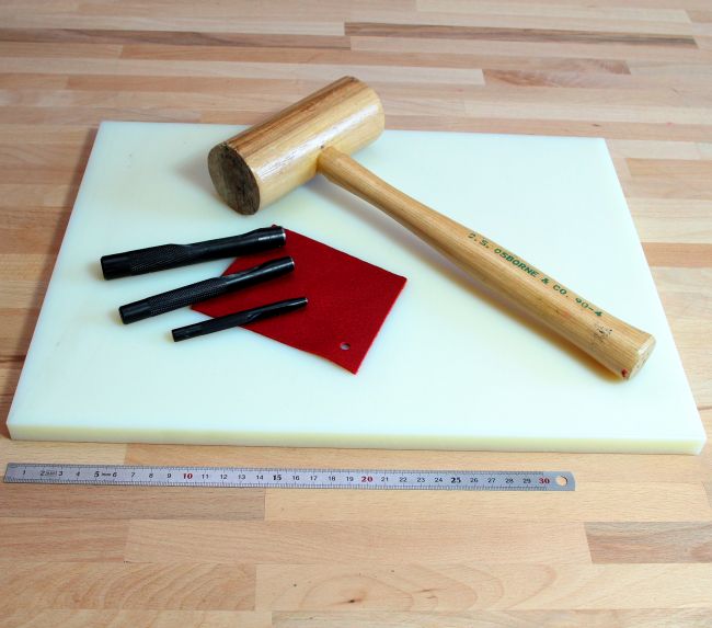 Billot de découpe Deco Cuir en ERTALON 400 x 300 mm, épaisseur 10 mm, surface résistante pour outils de travail du cuir