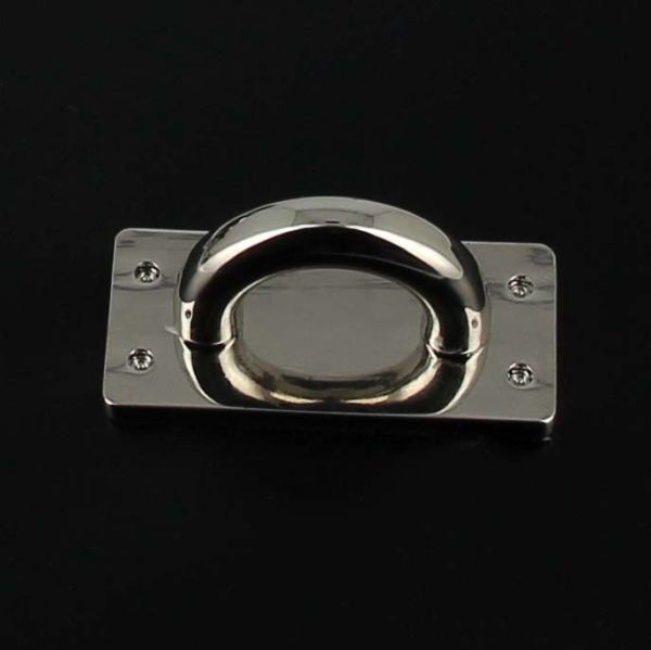 Cavalier pour mousqueton en pontet, nickelé, accessoire pour fixation ou connexion sécurisé.