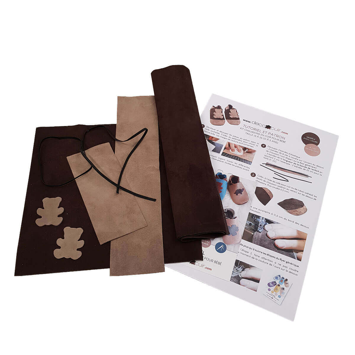 Kit DIY pour chaussons en cuir pour bébé avec motif ours, fabriqué par Deco Cuir, en cuir marron naturel.