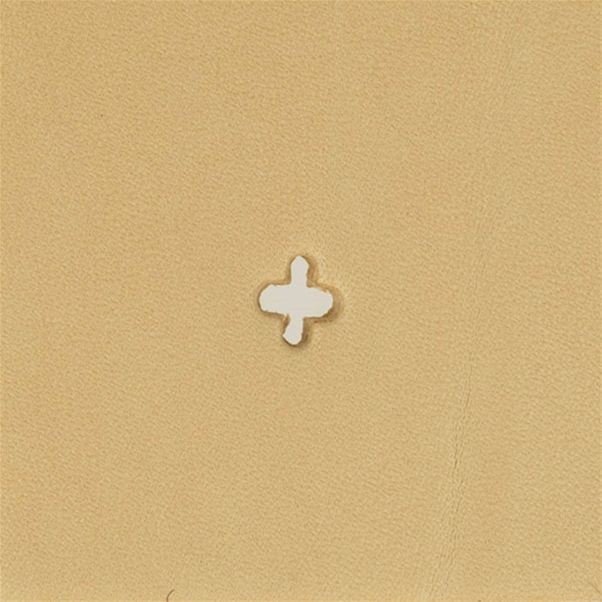Emporte-pièce de précision en forme de croix de 7 mm, outil pour travaux précis, fabriqué par une marque variée.