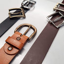 Atelier formation Deco Cuir pour débutants, fabrication d'une ceinture en cuir, montrant des outils et matériaux de couture.