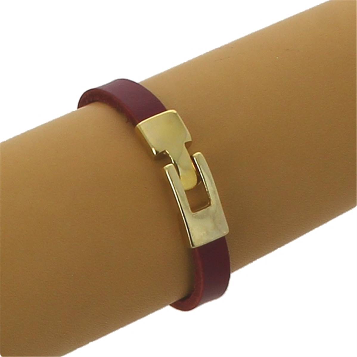 Fermoir bijou TESSA en laçet plat doré mat, création de bijoux, détail élégant pour accessoires en or pâle.