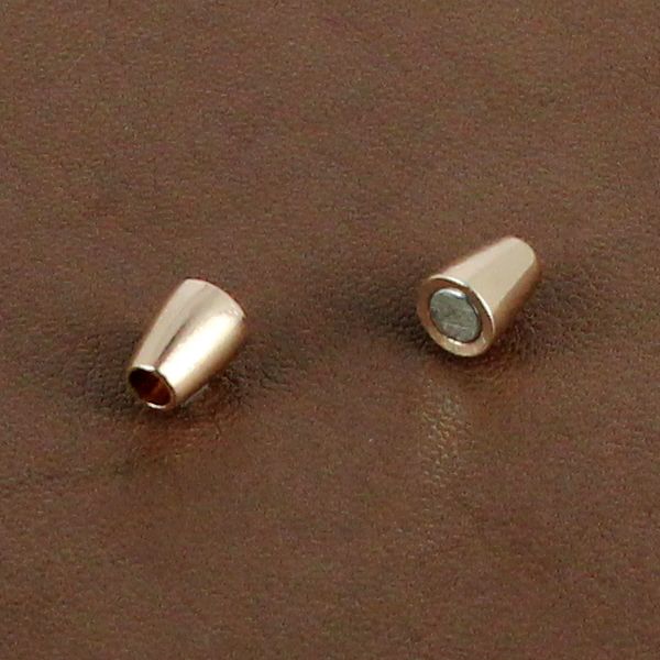 Fermoir bijou en forme de cylindre conique aimanté, or rose, pour lanière ronde de 3 mm, création de bijoux élégante.