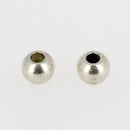 Fermoir bijou en argent vieilli avec boules aimantées et lacet en cuir 5 mm pour création de bijoux.
