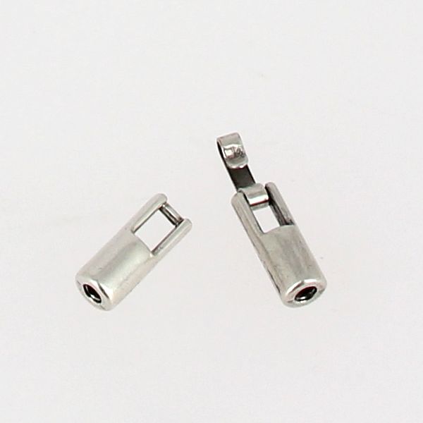 Fermoir bijou argent vieilli avec fermeture clip pour lacet rond 2mm, création de bijoux élégante et résistante.