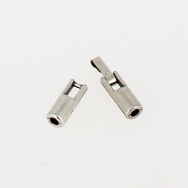 Fermoir bijou en argent vieilli avec fermeture clip pour lacet rond de 3 mm, création de bijoux élégante.