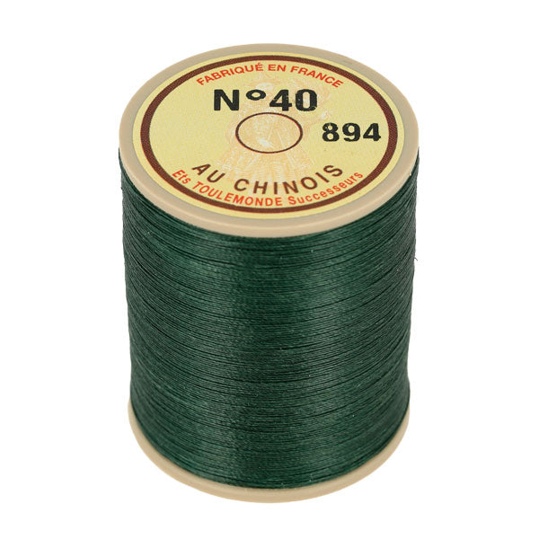 Fil de lin vert foncé de 350m, n°40, marque Fil au Chinois, fil de mercerie retors extra glacé pour couture ou broderie.