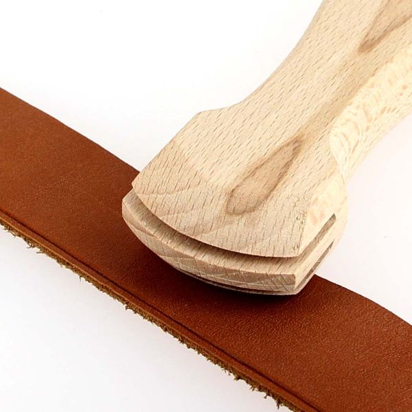 Formoir en bois de hêtre de la marque Vergez Blanchard, outil traditionnel pour la pâtisserie.