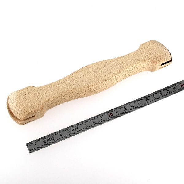 Formoir en bois de hêtre Vergez Blanchard, outil pour pâtisserie, avec manche en bois et forme précise pour la cuisine.