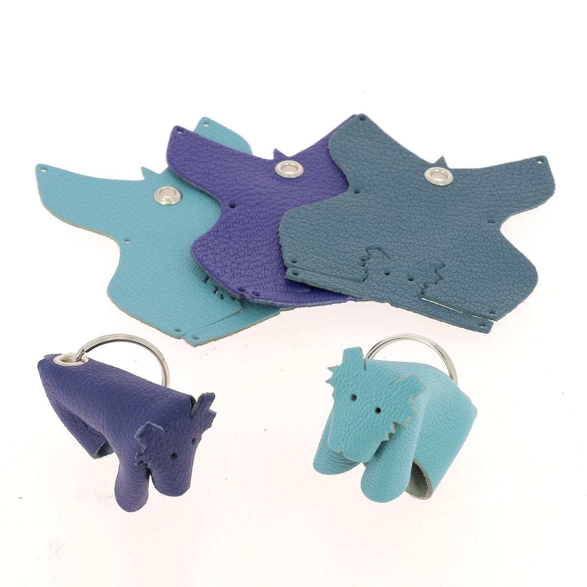 Découpes de cuir pour kit porte-clés LION en cuir bleu de Deco Cuir, à monter soi-même, avec détails en cuir et matériel inclus.