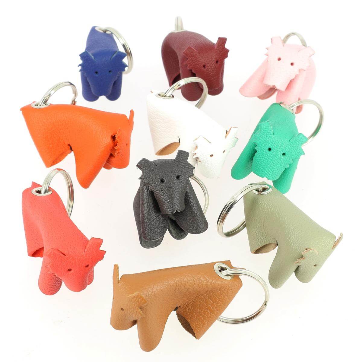 Découpes de cuir pour kit porte-clés Lion en cuir à monter soi-même, fabriqué par Deco Cuir.