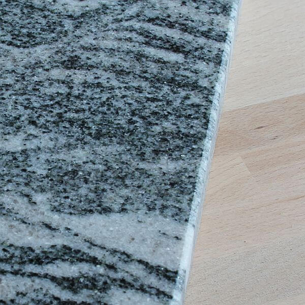 Marbre en granite non veiné de 150x150x30 mm, outil Deco Cuir avec arête arrondie, surface lisse et finition élégante