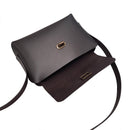 Kit DIY pour créer une pochette en cuir tannage végétal marron foncé, par Deco Cuir, avec matériau et outils inclus.