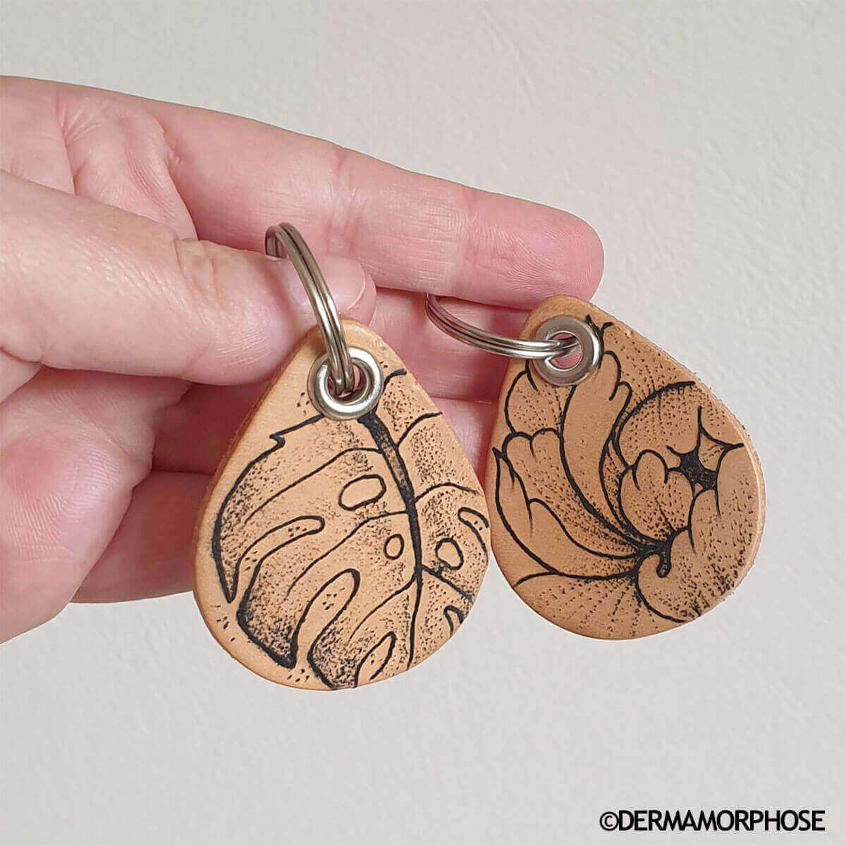 Anneau rond de porte-clés en nickel pour cuir avec tatouage, bouclerie durable et élégante.