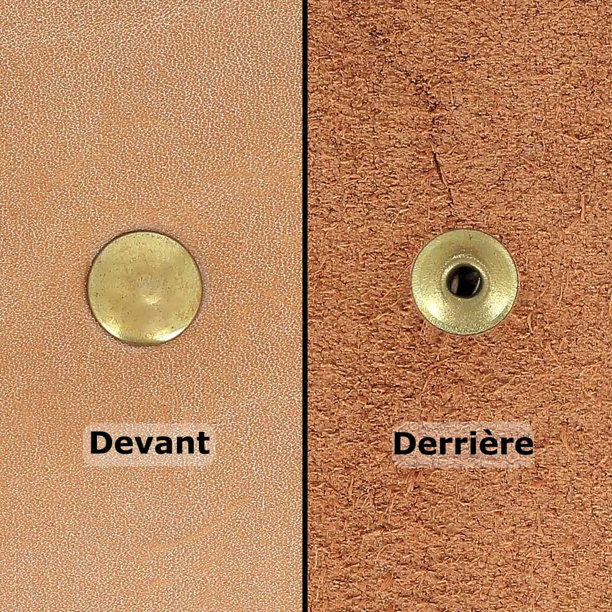 Rivet en laiton T2 simple avec calotte pour accessoires en cuir, de la marque Deco Cuir, posé sur une surface.