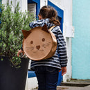 Sac à dos en peau de cuir de veau SATINLYS couleur cappuccino, finition satinée, avec détails en cuir naturel.