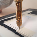Perforateur rotatif Screw Punch Nonaka pour percer le cuir, outil robuste et précis pour travaux de bricolage et couture.
