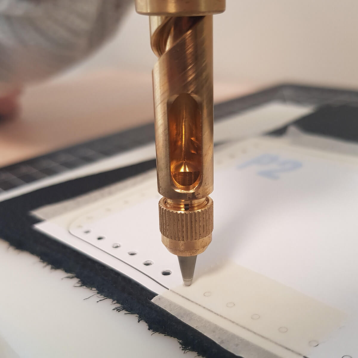 Embout de rechange pour perforateur rotatif Screw Punch Nonaka, outil pour percer le cuir, en métal avec poignée.